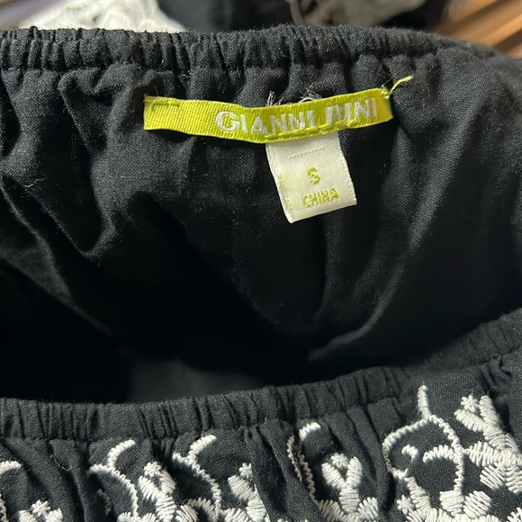 Gianni Bini lace ruffle short set PRICE IS FIRM - Picture 5 of 8